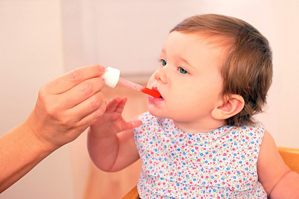 Nên hay không nên cho trẻ dùng kháng sinh mỗi khi bị ốm?