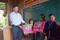 Đem giấc mơ con chữ cho trẻ vùng cao Việt Nam