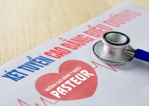 Bằng Trung Cấp Dược học Liên thông Cao đẳng Điều dưỡng được không?